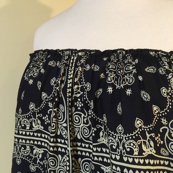 Off Shoulder Ruffle 3/4 Sleeve Blouse - Picture 5 of 6